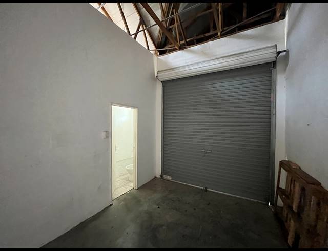 102M² WAREHOUSE TO LET IN MILNERTON CENTRAL